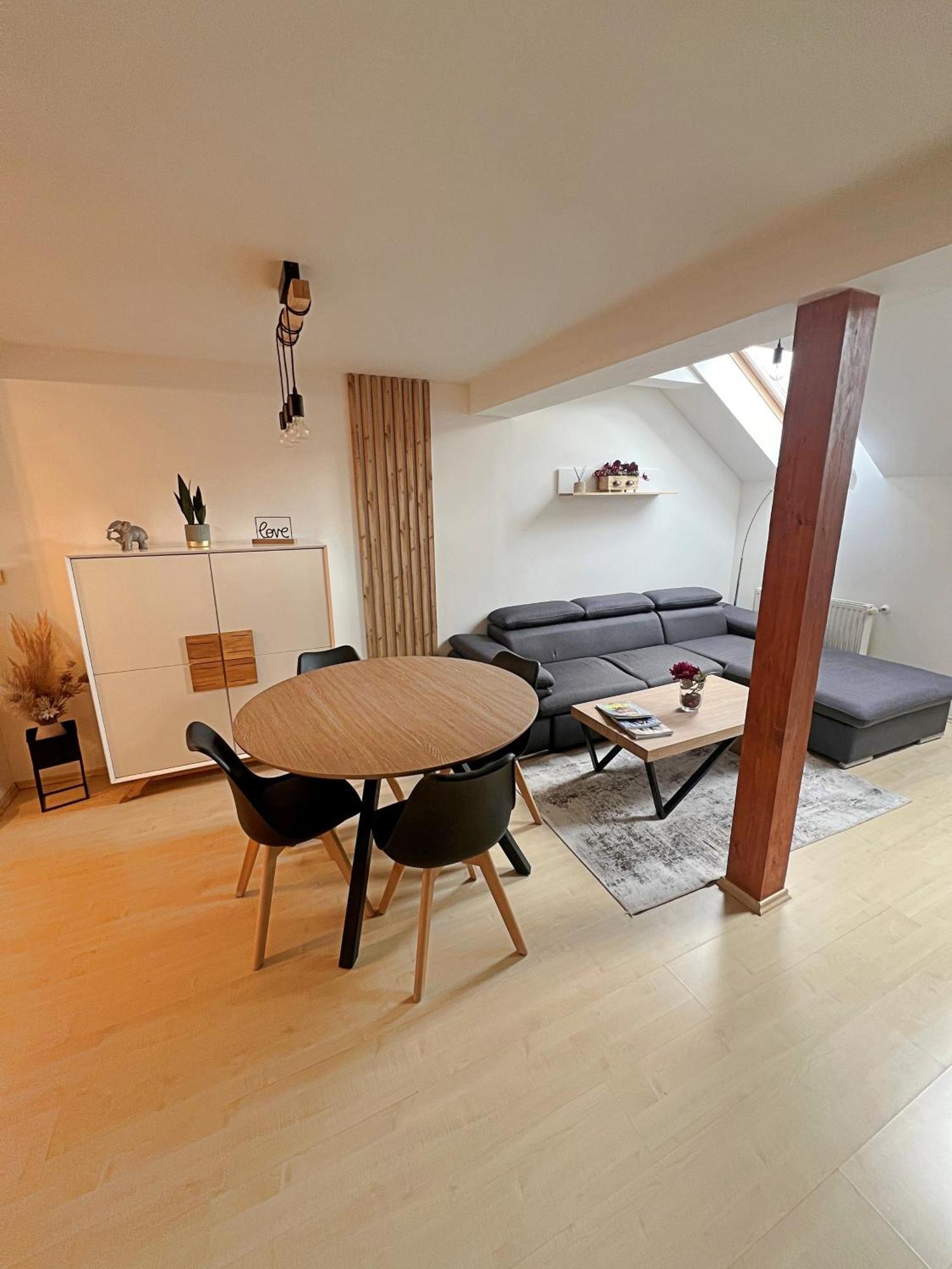 Mezonetovy Apartman V Centru براغ المظهر الخارجي الصورة